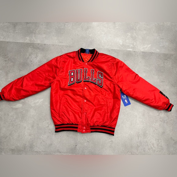 Ultra Game NBA Chicago Bulls bomber jacket - Picture 2 of 7